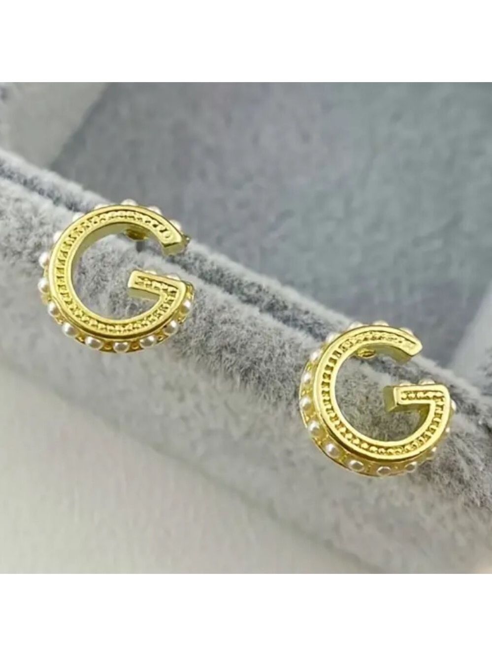 Gold "G" Earrings with Pearl Accents - Chic & Modern Style